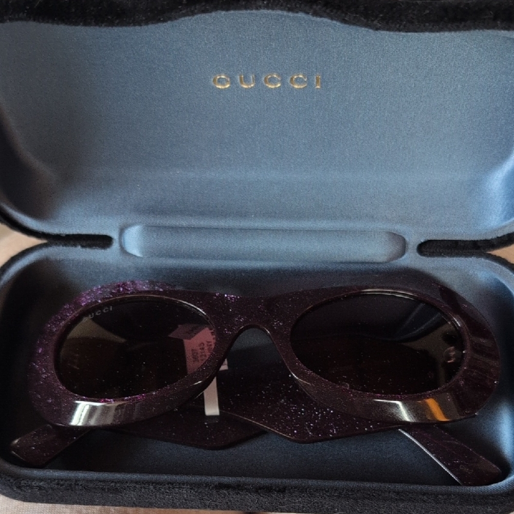 Gucci Sparkle Oval Sunglasses in Purple Glitter